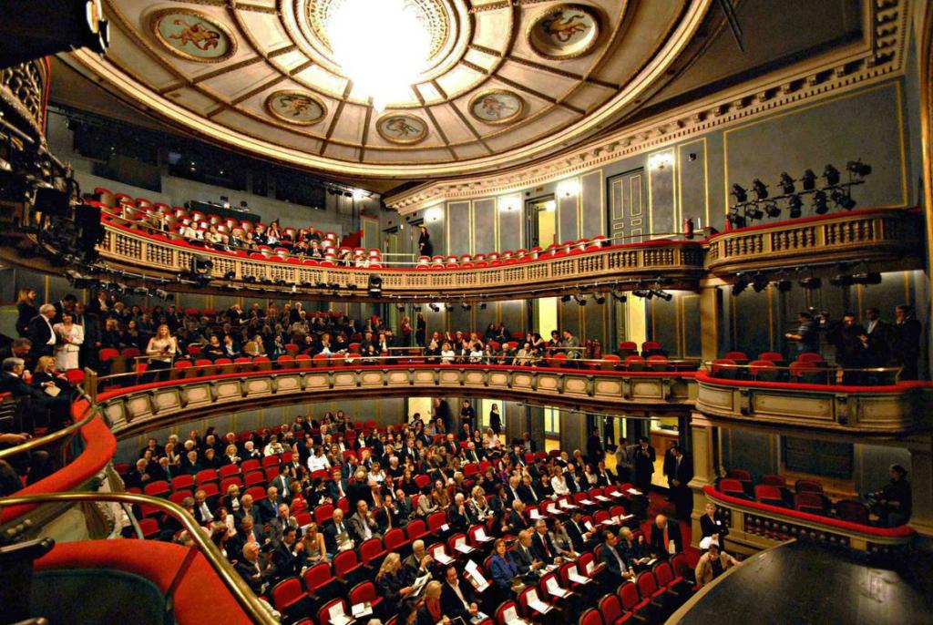 Φθηνά εισιτήρια σε Εθνικό και Σύγχρονο Θέατρο