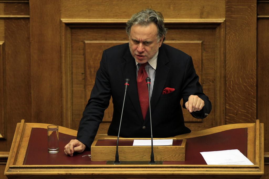 Δεν θα υπάρξει εισοδηματικό κριτήριο στην απονομή των συντάξεων δήλωσε στη Βουλή, ο Γιώργος Κατρούγκαλος