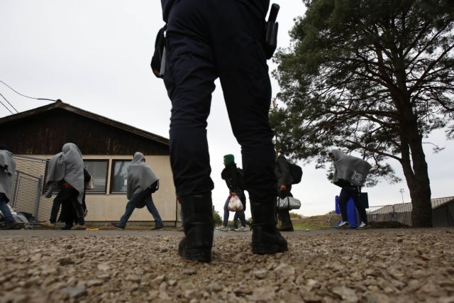 Η Ουγγαρία κλείνει τα μεσάνυχτα τα σύνορά της με την Κροατία