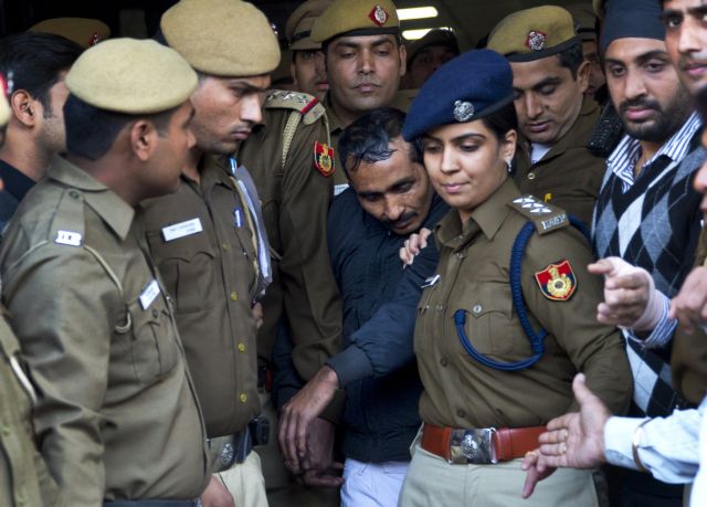 Ινδία: Για βιασμό επιβάτιδος καταδικάστηκε ένας πρώην οδηγός της Uber