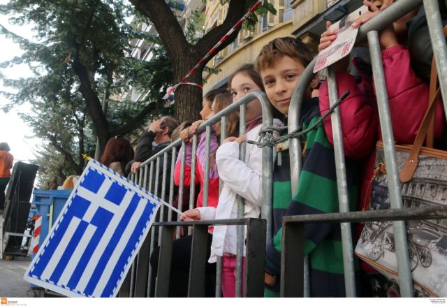 Θεσσαλονίκη: Εξηγήσεις για τα κάγκελα στη μαθητική παρέλαση ζήτησε ο Νίκος Τόσκας