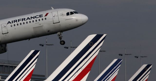 Η Air France σχεδιάζει να πραγματοποιήσει κανονικά όλες τις πτήσεις της, ενώ προσφέρει δωρεάν αλλαγές εισιτηρίων