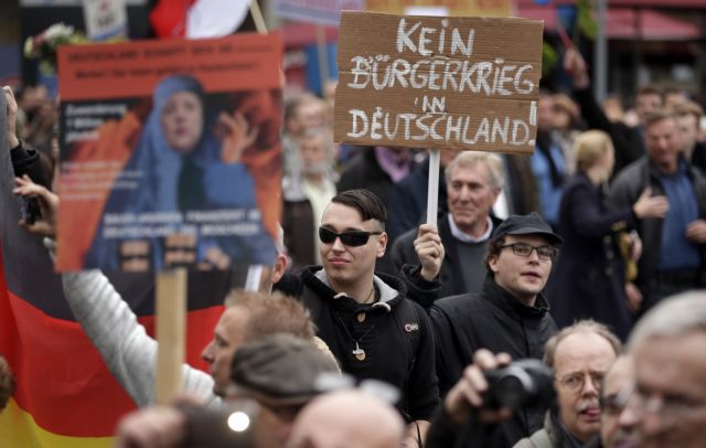 Το γερμανικό ξενοφοβικό AfD για πρώτη φορά τρίτο κόμμα στα γκάλοπ