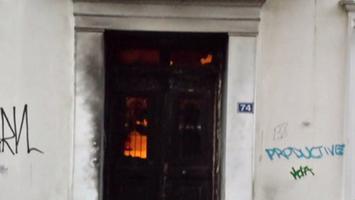 Εμπρηστική επίθεση στην είσοδο της οικίας του Αλ. Φλαμπουράρη