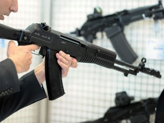 Independent: Γιατί είναι τόσο εύκολο να αγοράσει κανείς ένα Καλάσνικοφ