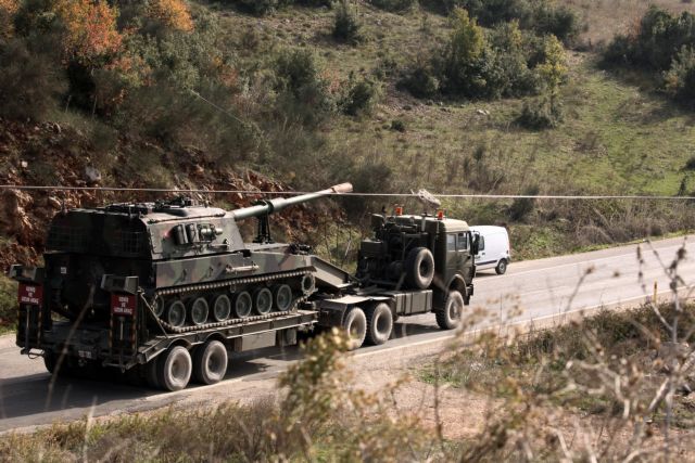 Βίντεο δείχνει φορτηγά να φλέγονται στα σύνορα Τουρκίας-Συρίας από αεροπορική επιδρομή