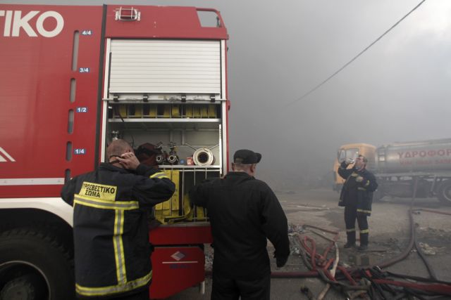 Μικρολίμανο: Ενας νεκρός ανασύρθηκε από εγκαταλελειμμένο κτίριο, στο οποίο εκδηλώθηκε πυρκαγιά