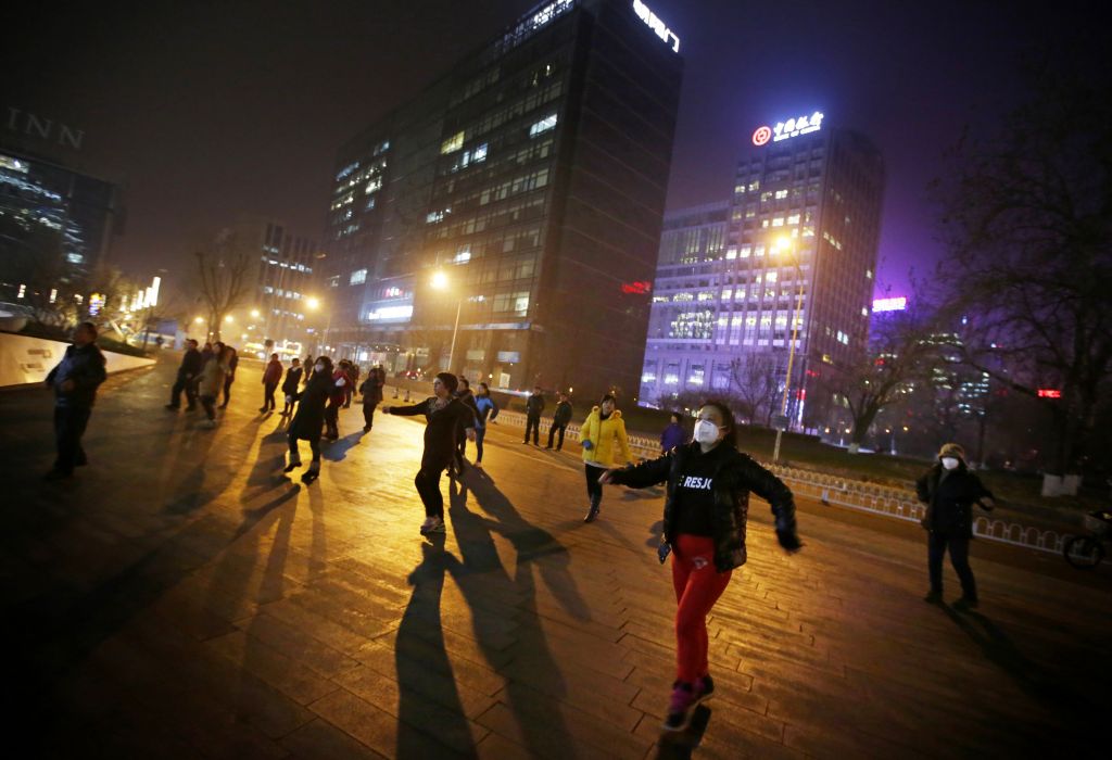 «Κόκκινος συναγερμός» για πρώτη φορά στο Πεκίνο λόγω της ατμοσφαιρικής ρύπανσης