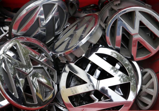 «Πολύ μικρότερο το πρόβλημα με τις εκπομπές διοξειδίου του άνθρακα» υποστηρίζει η VW