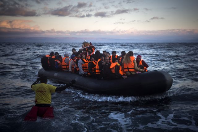 Der Spiegel: Ο Γιούνκερ μαγειρεύει υπέρ της Τουρκίας τα στοιχεία για τους πρόσφυγες