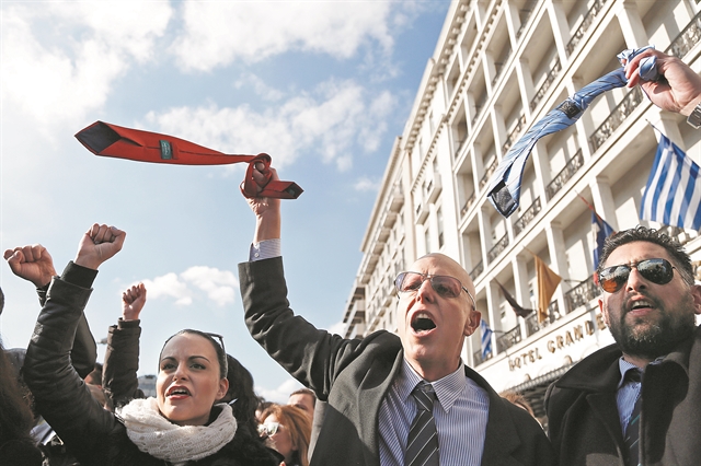 Φορτώνουν πέντε νέα χαράτσια στην πλάτη τους