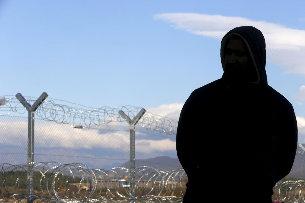 FT: Σχέδιο περίφραξης της Ελλάδας για εγκλωβισμό χιλιάδων μεταναστών
