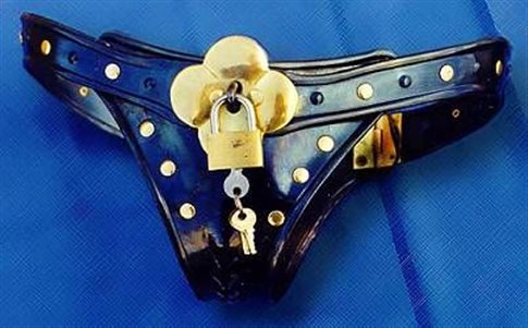 Κάλεσε την Πυροσβεστική για να την απεγκλωβίσει από τη ζώνη αγνότητας