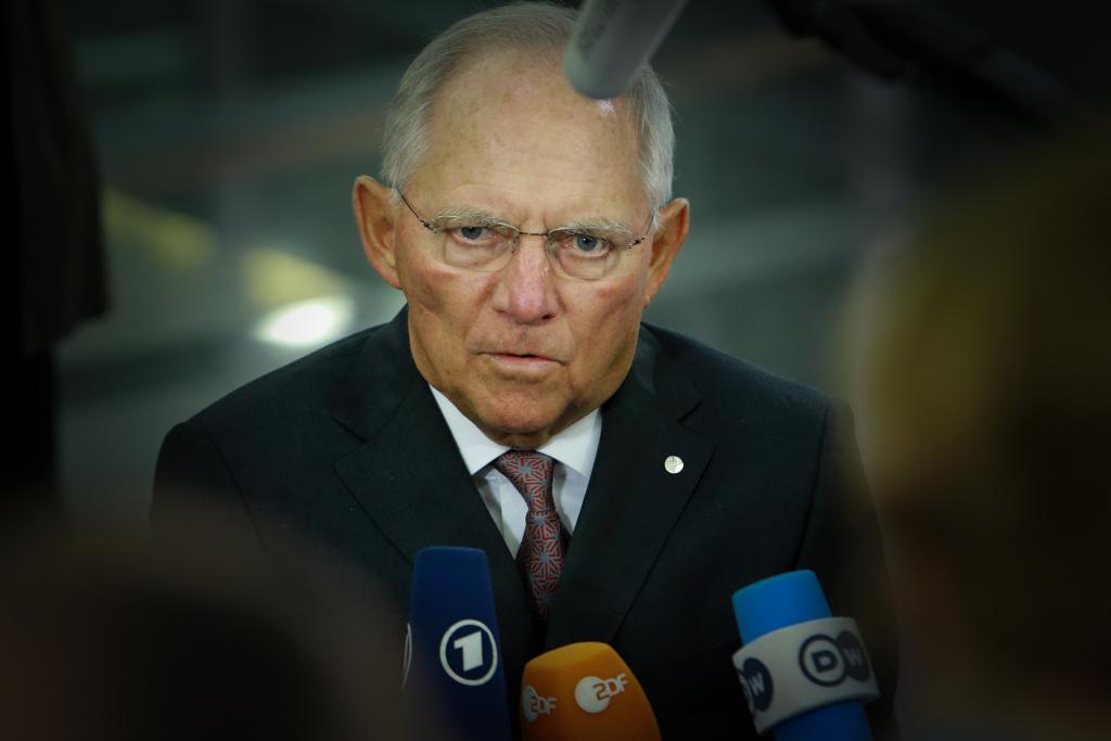 «Δεν αφορούσαν επουδενί την τρέχουσα κατάσταση» διευκρινίζει ο Σόιμπλε για τα περί GREXIT