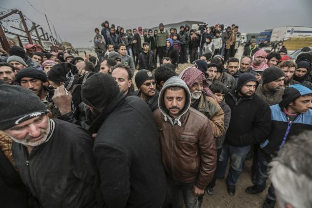 Χιλιάδες πρόσφυγες στα σύνορα Τουρκίας – Συρίας
