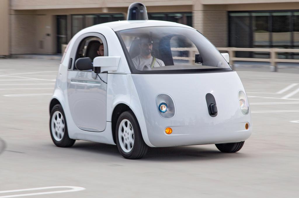 Αυτοκίνητο της Google: Αυτόνομο και στη φόρτιση
