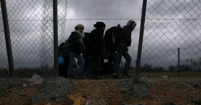 Αυστρία καλεί ΠΓΔΜ να ετοιμαστεί να κλείσει τα σύνορα με την Ελλάδα