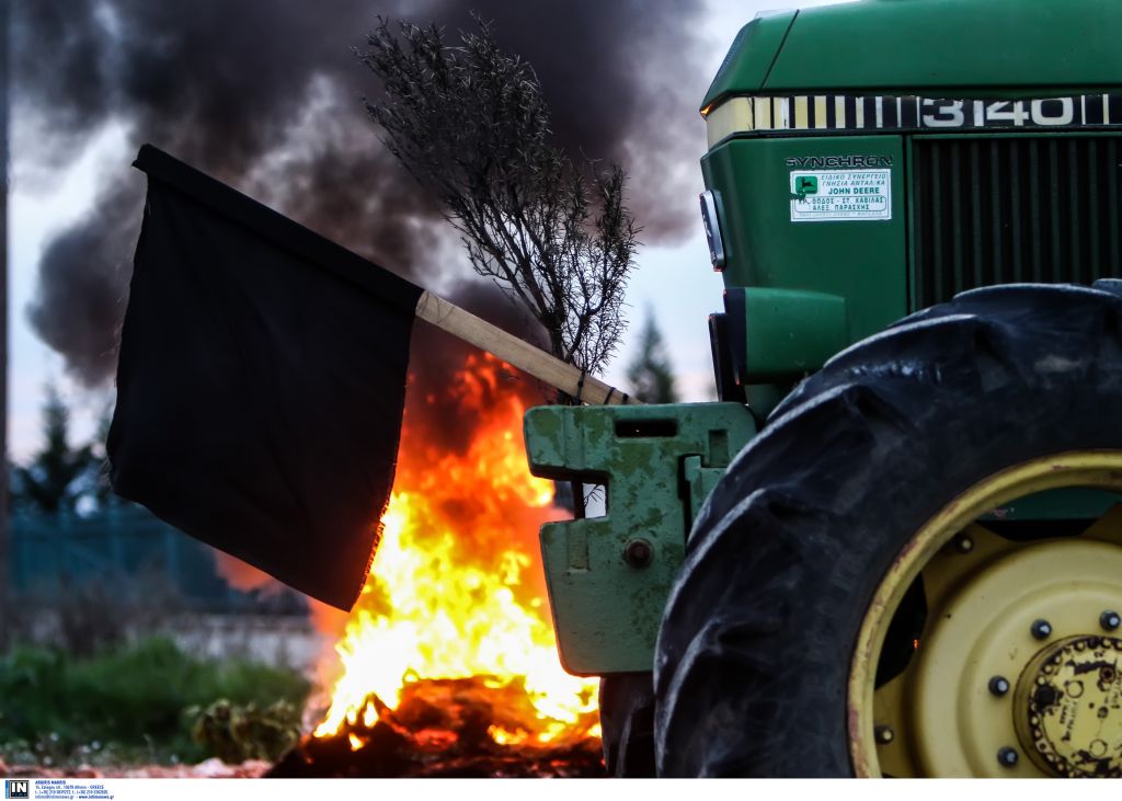 Οι αγρότες κόβουν τη χώρα στα τρία, απειλήθηκαν επεισόδια στον Μπράλο