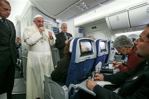 Επίθεση Πάπα στον Ντόναλντ Τραμπ που τον χαρακτήρισε «αισχρό»