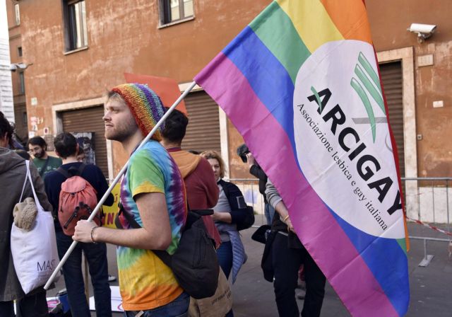 Συμβιβασμός Ρέντσι με Αλφάνο για το σύμφωνο συμβίωσης ομοφύλων
