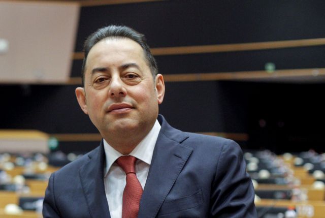 Ο Τζιάνι Πιτέλα στα «ΝΕΑ»: «Το κλείσιμο των συνόρων είναι ντροπή»