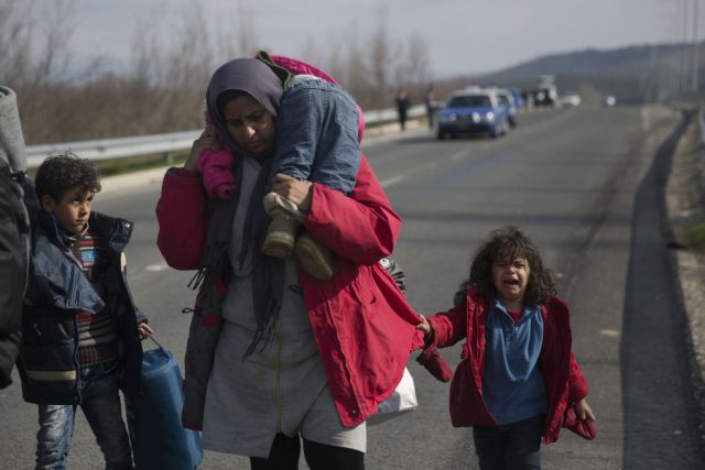 Διεθνή ΜΜΕ: Η Ευρωπαϊκή Ενωση οδηγείται σε αυτοκαταστροφή στην προσφυγική κρίση