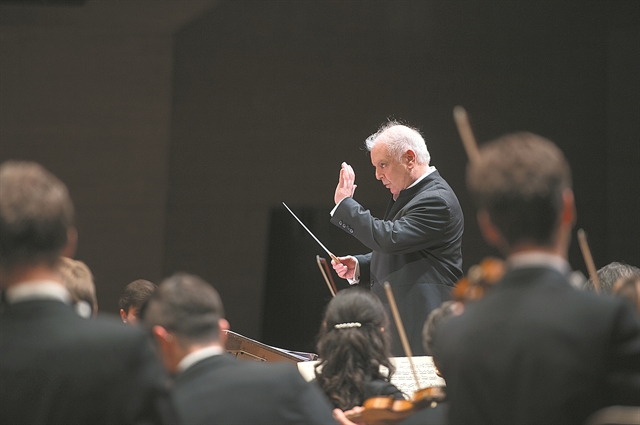 Μπαρενμπόιμ, Φωνιαδάκης, κύκλος πιάνου