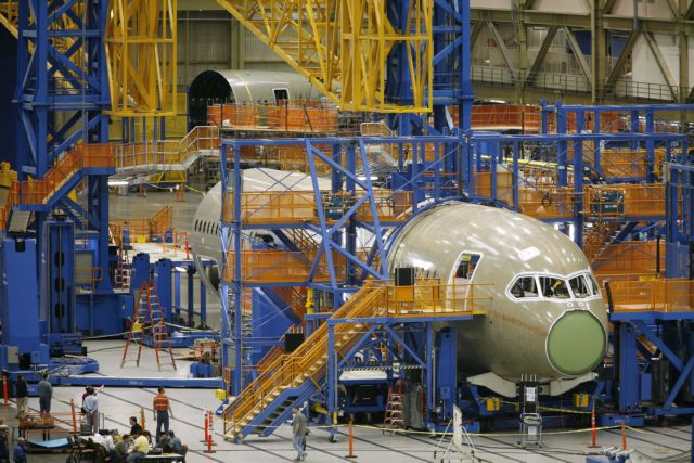 Την περικοπή 4.500 θέσεων εργασίας ανακοίνωσε η Boeing