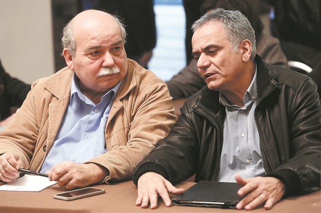 Η «γερουσία» σπρώχνει τον Τσίπρα αριστερά