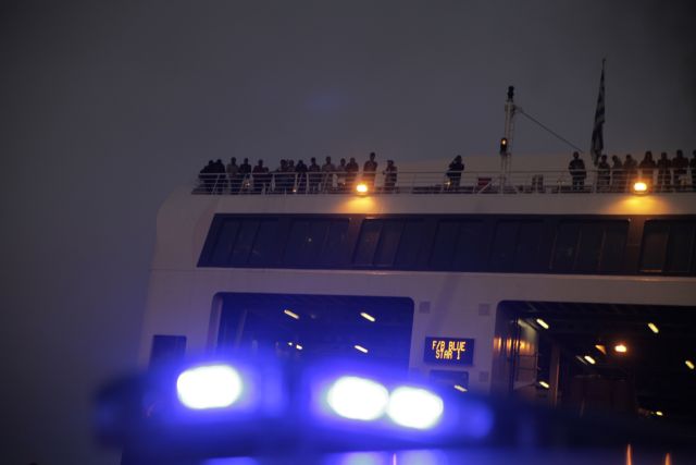 Κλούβες στον Πειραιά – 150 παράτυποι μετανάστες στο Μεταγωγών