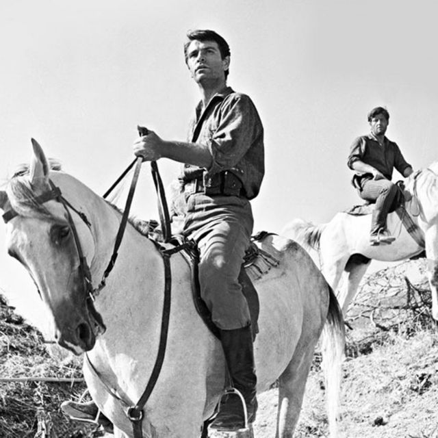 Το χώμα βάφτηκε κόκκινο