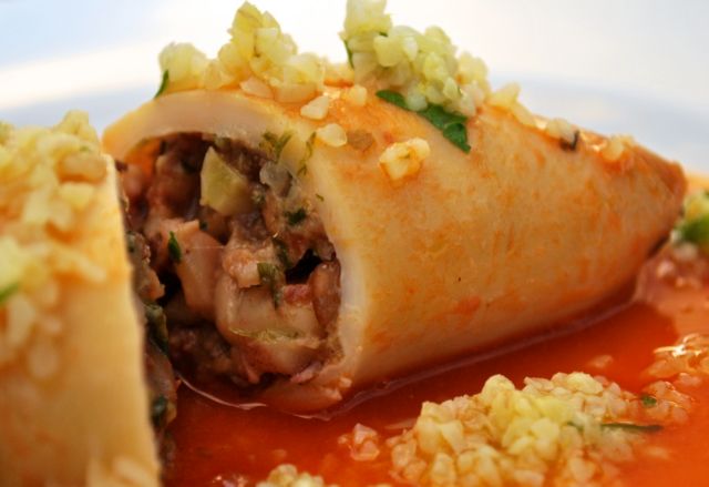 Σουπιές γεμιστές με λαχανικά