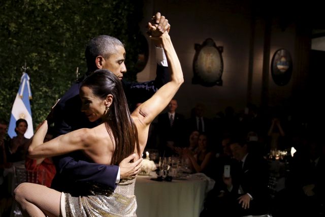 «Αρωμα γυναίκας»: Ο Μπαράκ Ομπάμα δεινός χορευτής τάνγκο