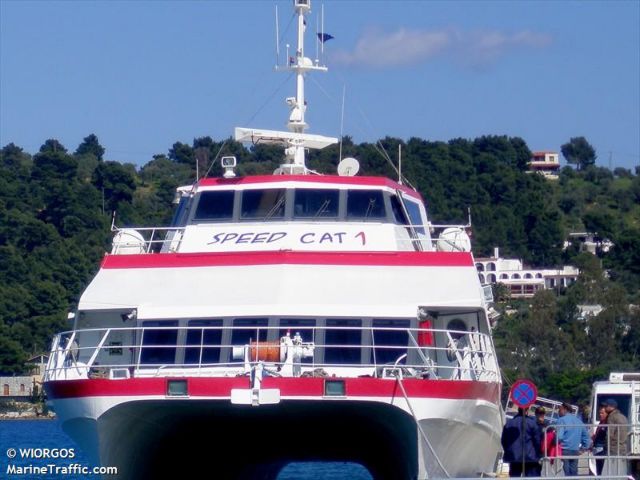 Στο λιμάνι του Πειραιά επέστρεψε το καταμαράν Speed cat 1 λόγω μηχανικής βλάβης