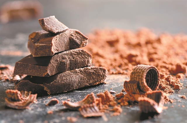 Τα «συν» της μαύρης σοκολάτας αλλά και οι παγίδες
