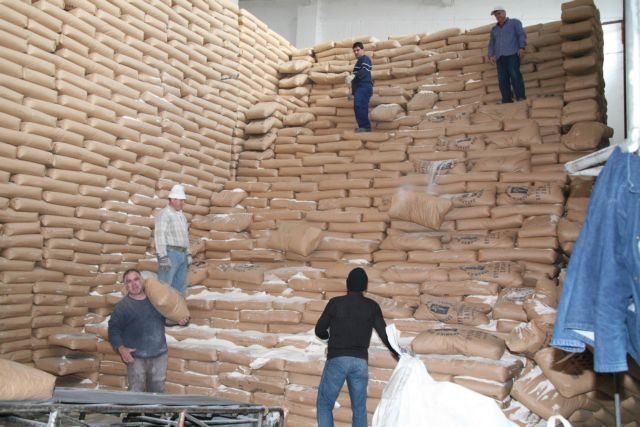 Συνεχίζεται η κατάληψη στο εργοστάσιο της ΕΒΖ στο Πλατύ