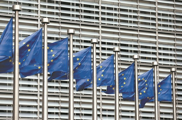 Οι αρχιτεκτονικές ατέλειεςκαι η πολιτική της λιτότητας