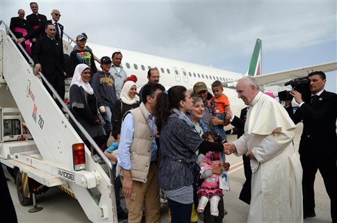 Πώς είναι η ζωή των 12 προσφύγων που πήρε ο Πάπας στην Ιταλία