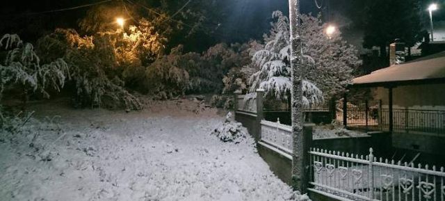 Χιόνια μέσα στο Πάσχα! Το «έστρωσε» σε Γρεβενά και Μέτσοβο