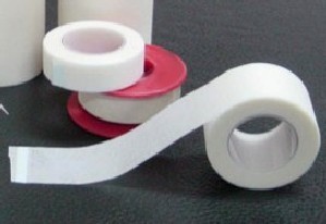 Η… χαρτοταινία προστατεύει από τις φουσκάλες στα πόδια