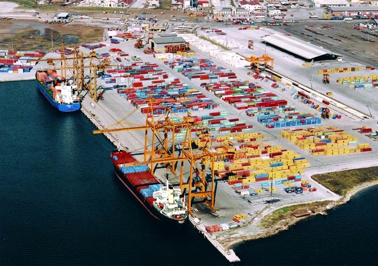 Την παρέμβαση Τσίπρα για τις απεργίες στο λιμάνι ζητούν οι διοικήσεις οκτώ παραγωγικών φορέων