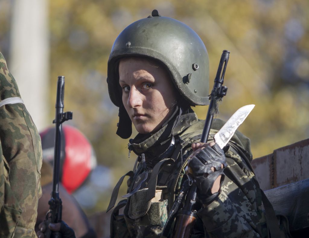 Πέντε στρατιώτες σκοτώθηκαν σε νέες συγκρούσεις που ξέσπασαν στην ανατολική Ουκρανία