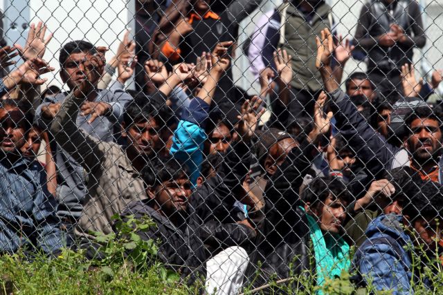 Περίπου 1700 παράτυποι μετανάστες επέστρεψαν αναγκαστικά ή εθελοντικά στις χώρες τους, τον Απρίλιο, σύμφωνα με την ΕΛΑΣ