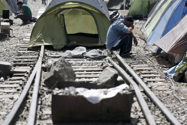 Διαλύει εμπόριο και σιδηροδρομικές μεταφορές το προσφυγικό μπλόκο των τρένων στην Ειδομένη