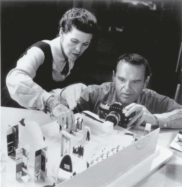 Οι μοντερνιστές της πλαστικής καρέκλας