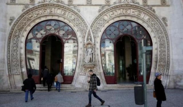 Πορτογαλία: Κατέστρεψε άγαλμα 126 ετών για να βγάλει selfie