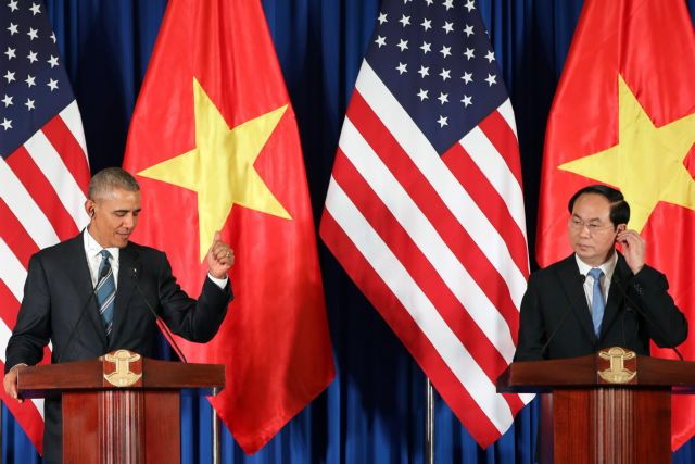 Οι ΗΠΑ ήραν το εμπάργκο πωλήσεων όπλων προς το Βιετνάμ