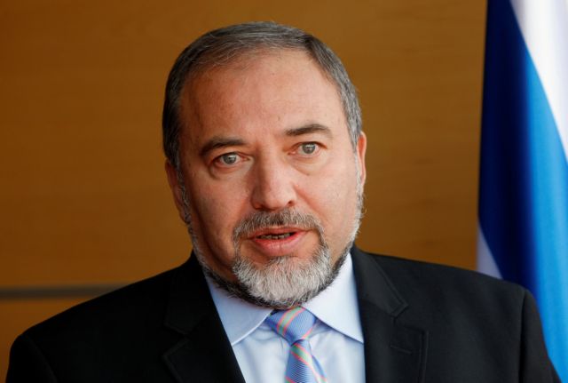 To «γεράκι» Λίμπερμαν βάζει η ισραηλινή κυβέρνηση στο υπουργείο Αμυνας