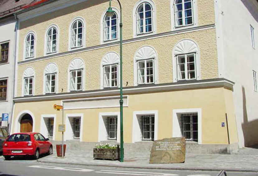 Αυστρία: Kάνουν κατάσχεση στο σπίτι στο οποίο γεννήθηκε ο Αδόλφος Χίτλερ
