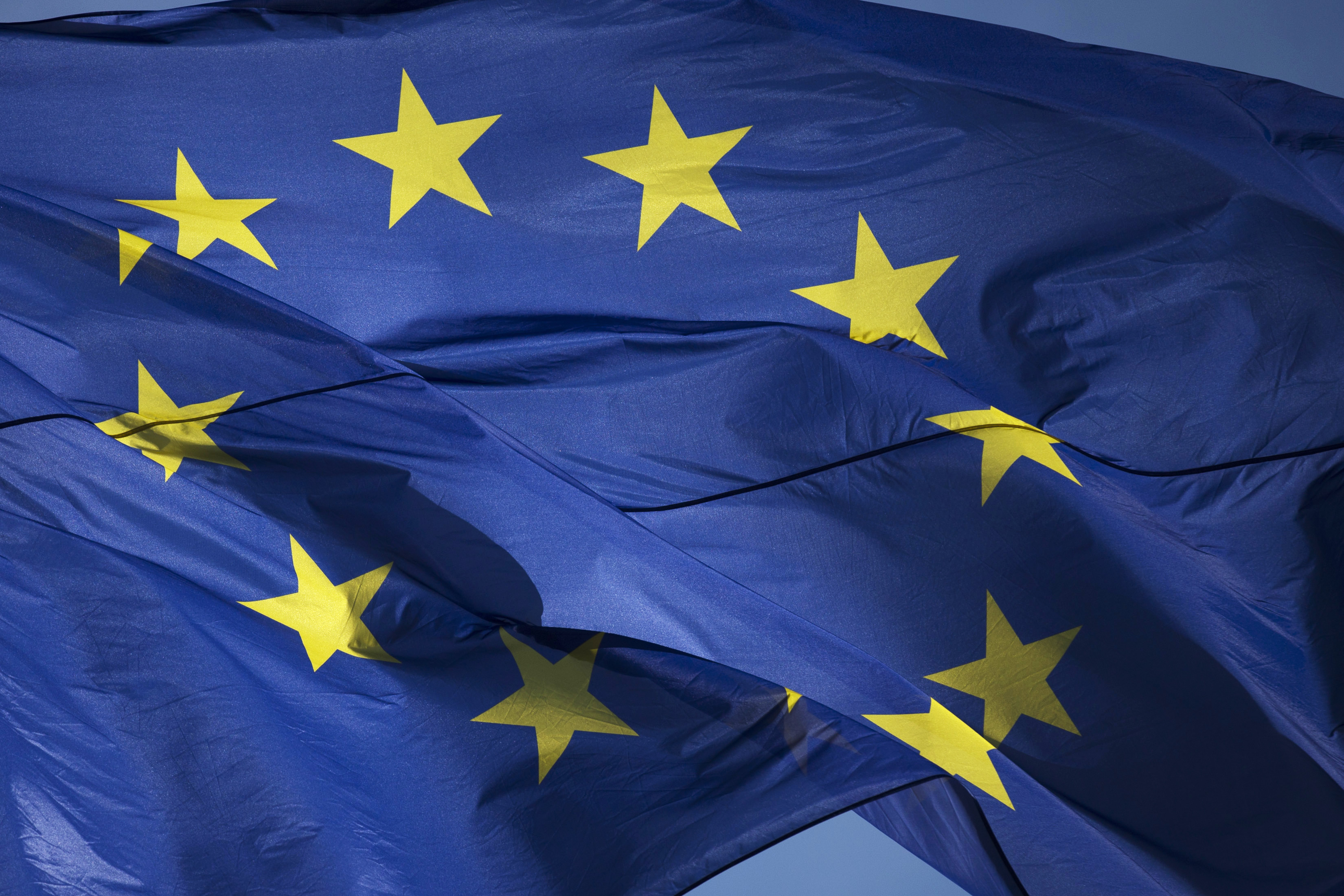 Решение евросоюза. Флаг Евросоюза. ЕС. Евросоюз фон. Европейский Союз это в географии.
